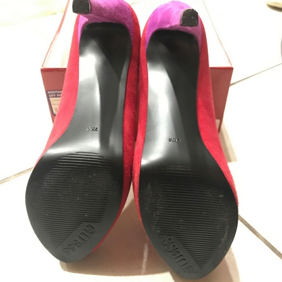GUESS woman's tricolor suede pumps - Picture 7 of 7